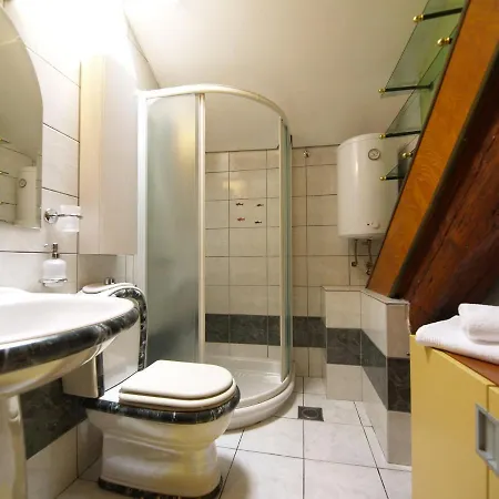 Famous Promenade Riva شقة *