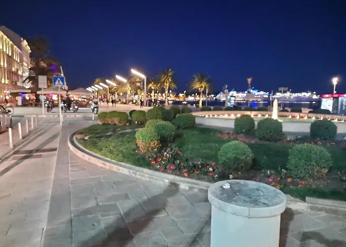 Famous Promenade Riva דירה *