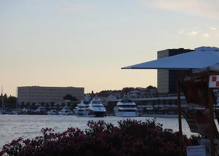 Famous Promenade Riva דירה ספליט